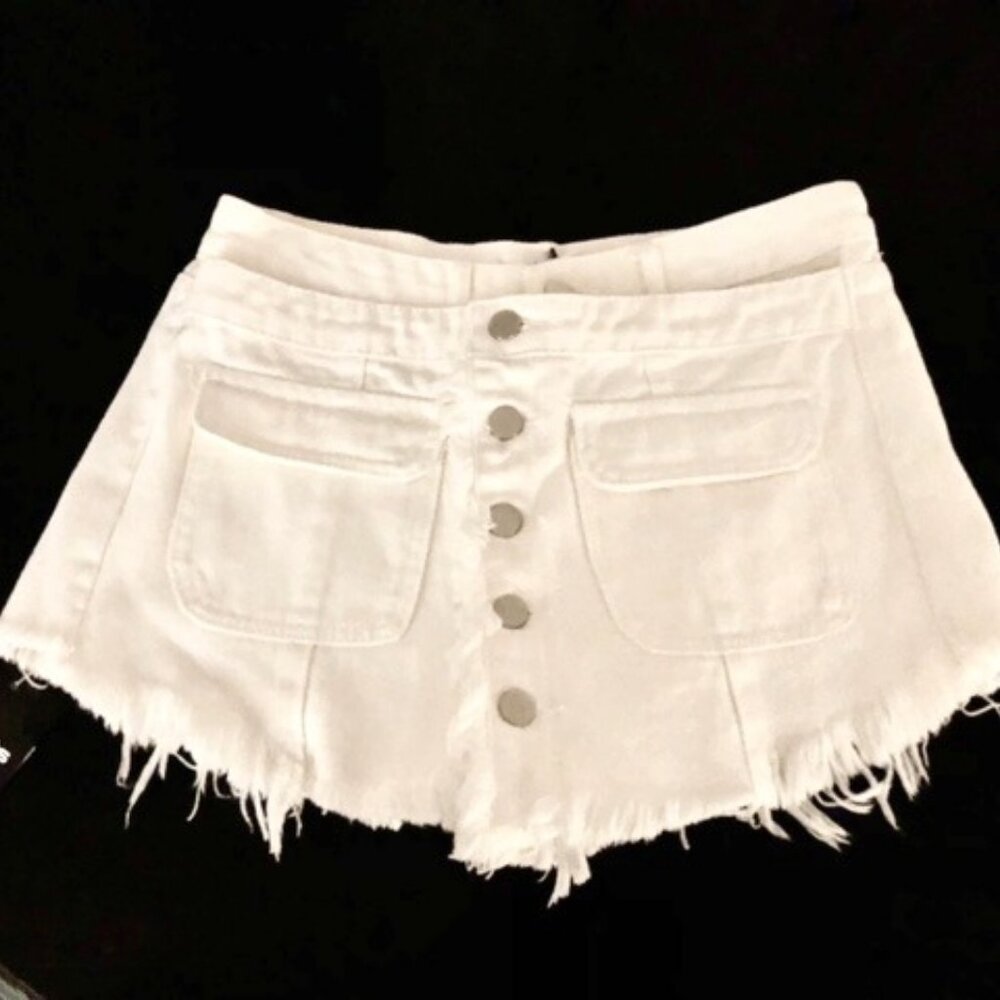 White Denim Storets Skort with Frayed Trim and Silver Accent Buttons NWT Size M